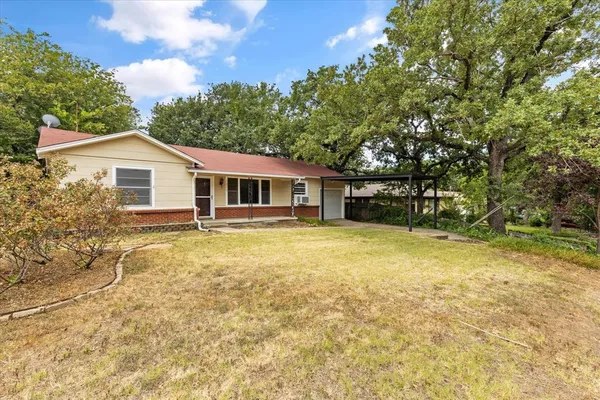 $1,695 | 5217 Deavers Lane, Fort Worth, TX 76114