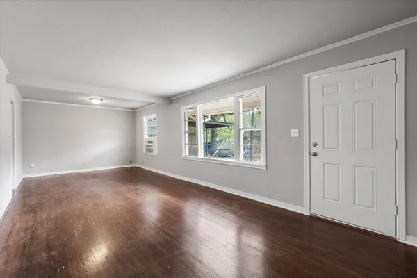 $1,695 | 5217 Deavers Lane, Fort Worth, TX 76114