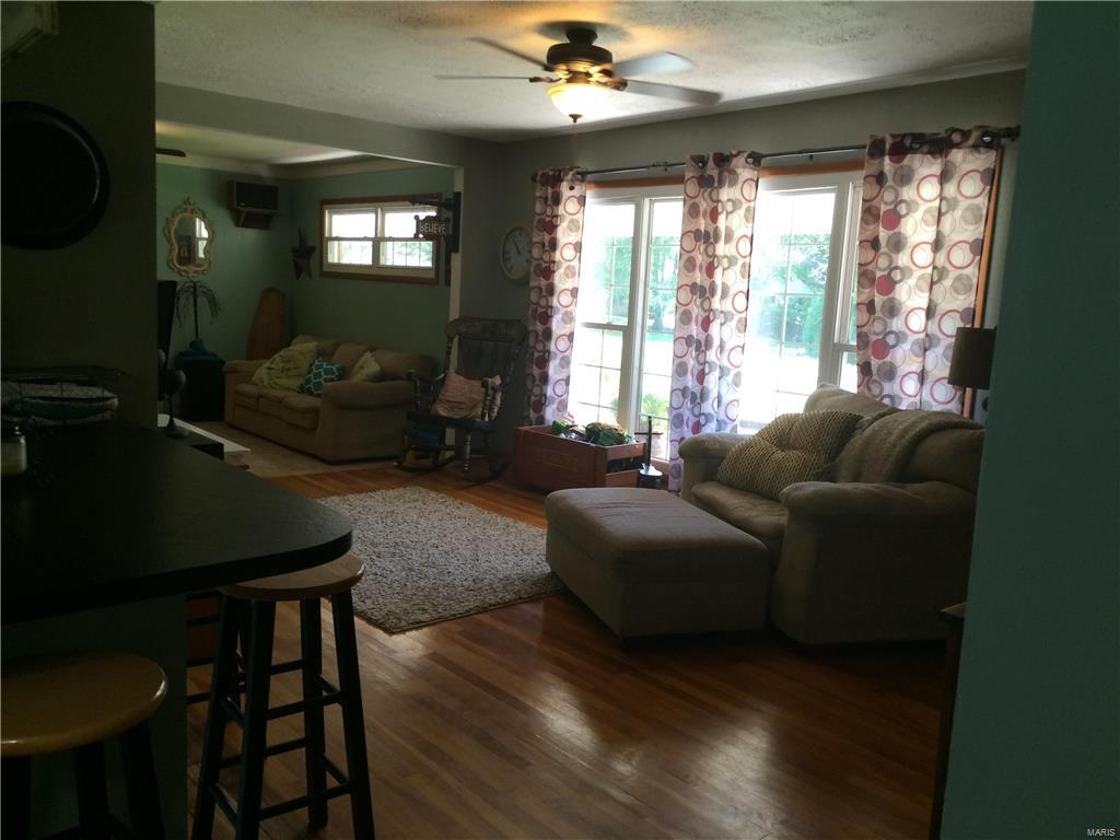 2153 Seminary Road Brighton, IL 62012 - Photo 17 of 36 Gallery Image 17