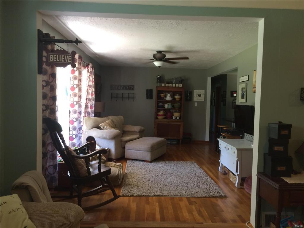 2153 Seminary Road Brighton, IL 62012 - Photo 18 of 36 Gallery Image 18