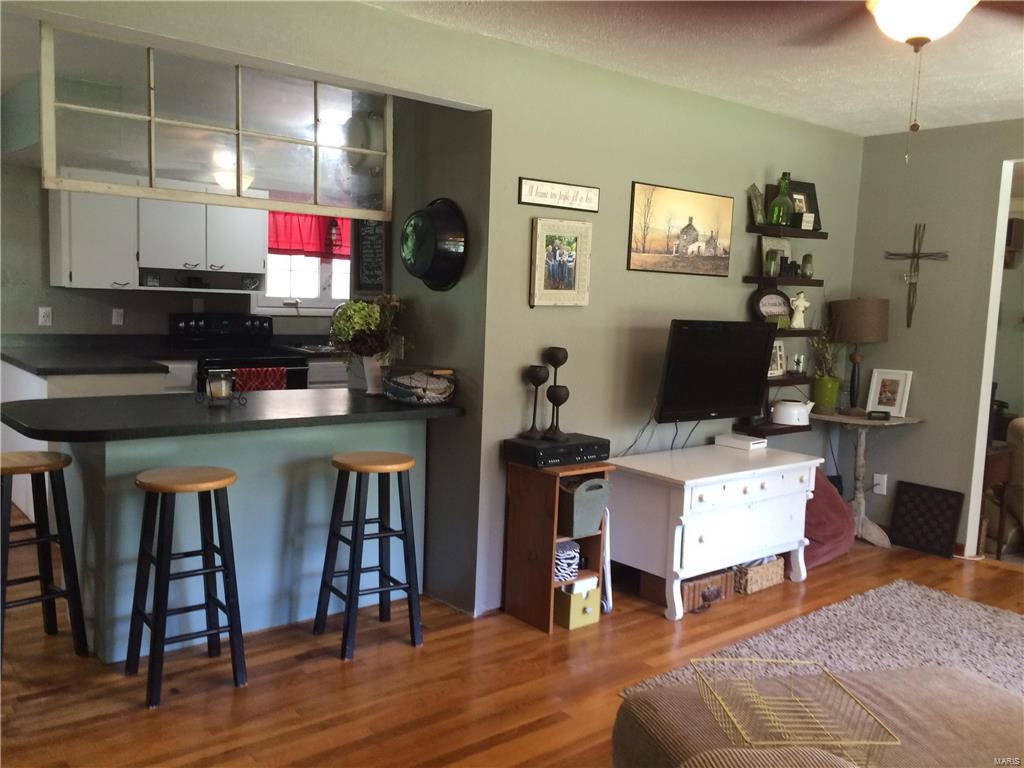 2153 Seminary Road Brighton, IL 62012 - Photo 22 of 36 Gallery Image 22