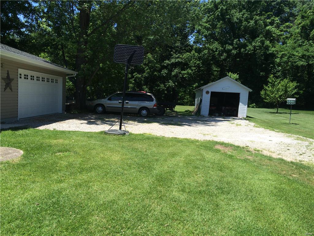 2153 Seminary Road Brighton, IL 62012 - Photo 8 of 36 Gallery Image 8