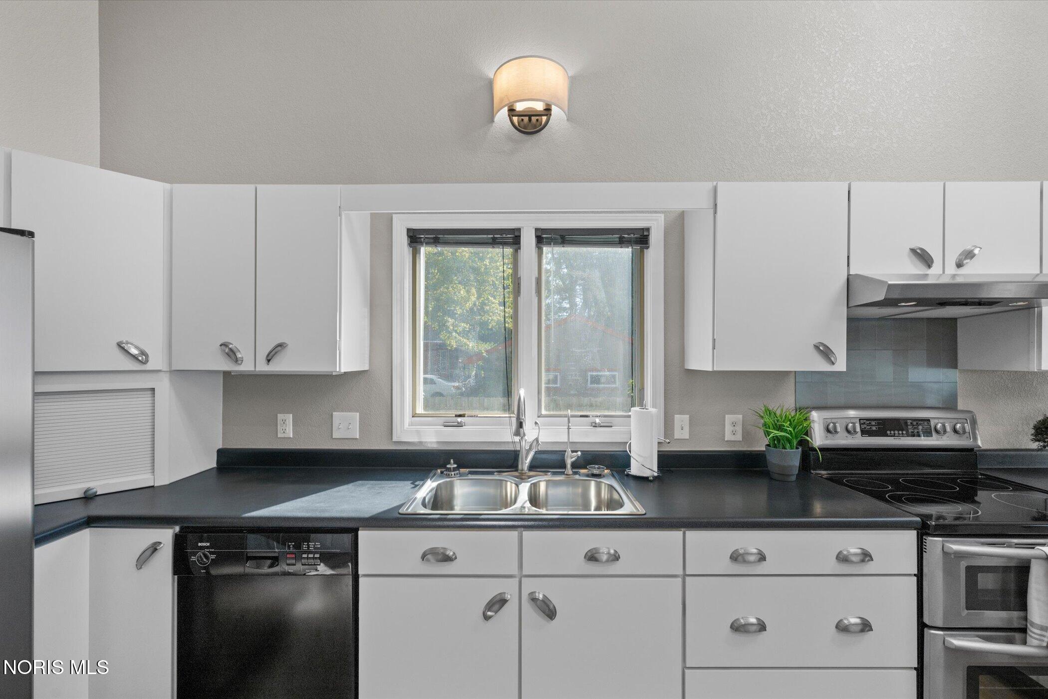 4616 Pickle Road Oregon, OH 43616 - Photo 17 of 45 Gallery Image 17