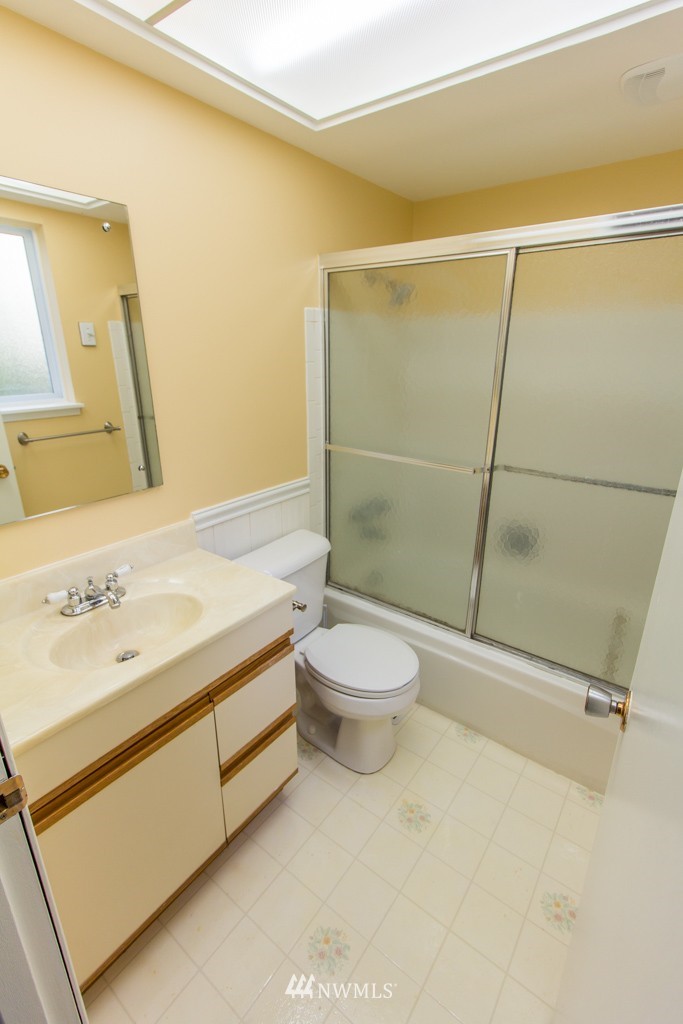 13634 Southeast 171st Place Renton, WA 98058 - Photo 13 of 21 Gallery Image 13