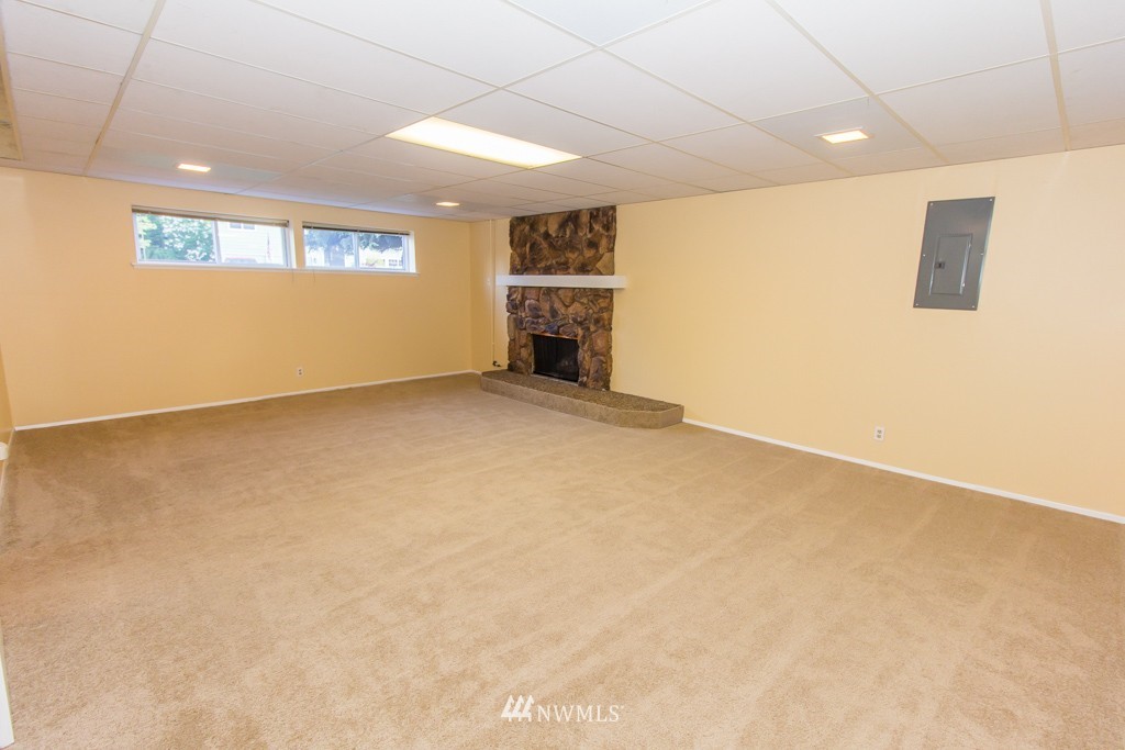 13634 Southeast 171st Place Renton, WA 98058 - Photo 16 of 21 Gallery Image 16