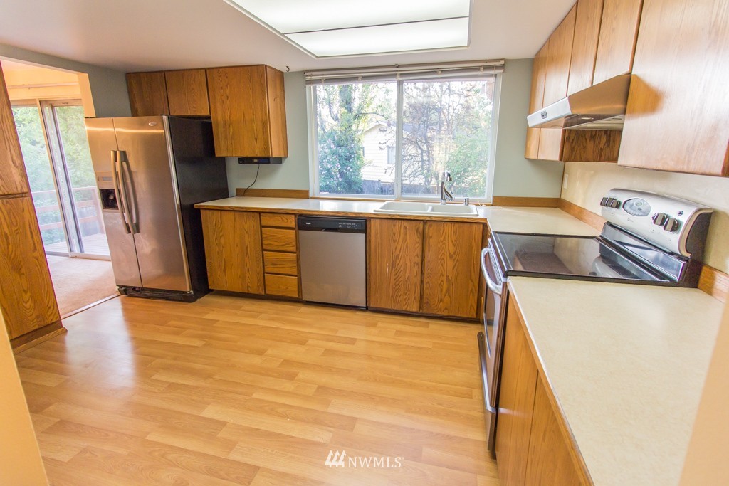 13634 Southeast 171st Place Renton, WA 98058 - Photo 8 of 21 Gallery Image 8