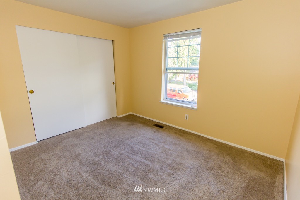 13634 Southeast 171st Place Renton, WA 98058 - Photo 10 of 21 Gallery Image 10