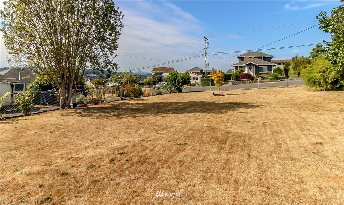 1315 South 7th Street Renton, WA 98057 - Photo 3 of 25