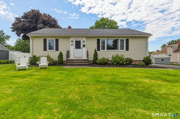 $530,000 | 35 Birchwood Square, Stratford, CT 06614