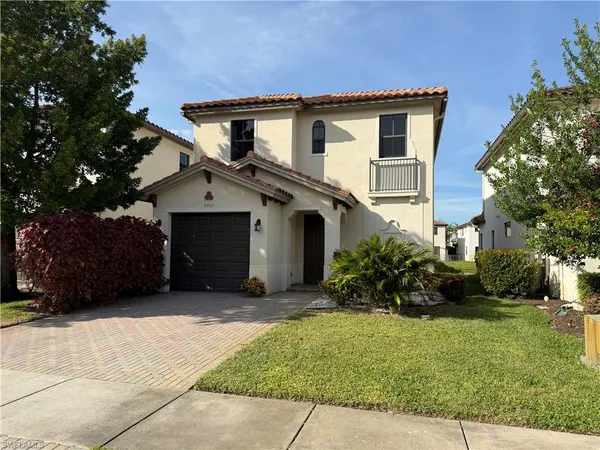 a house view with a outdoor space