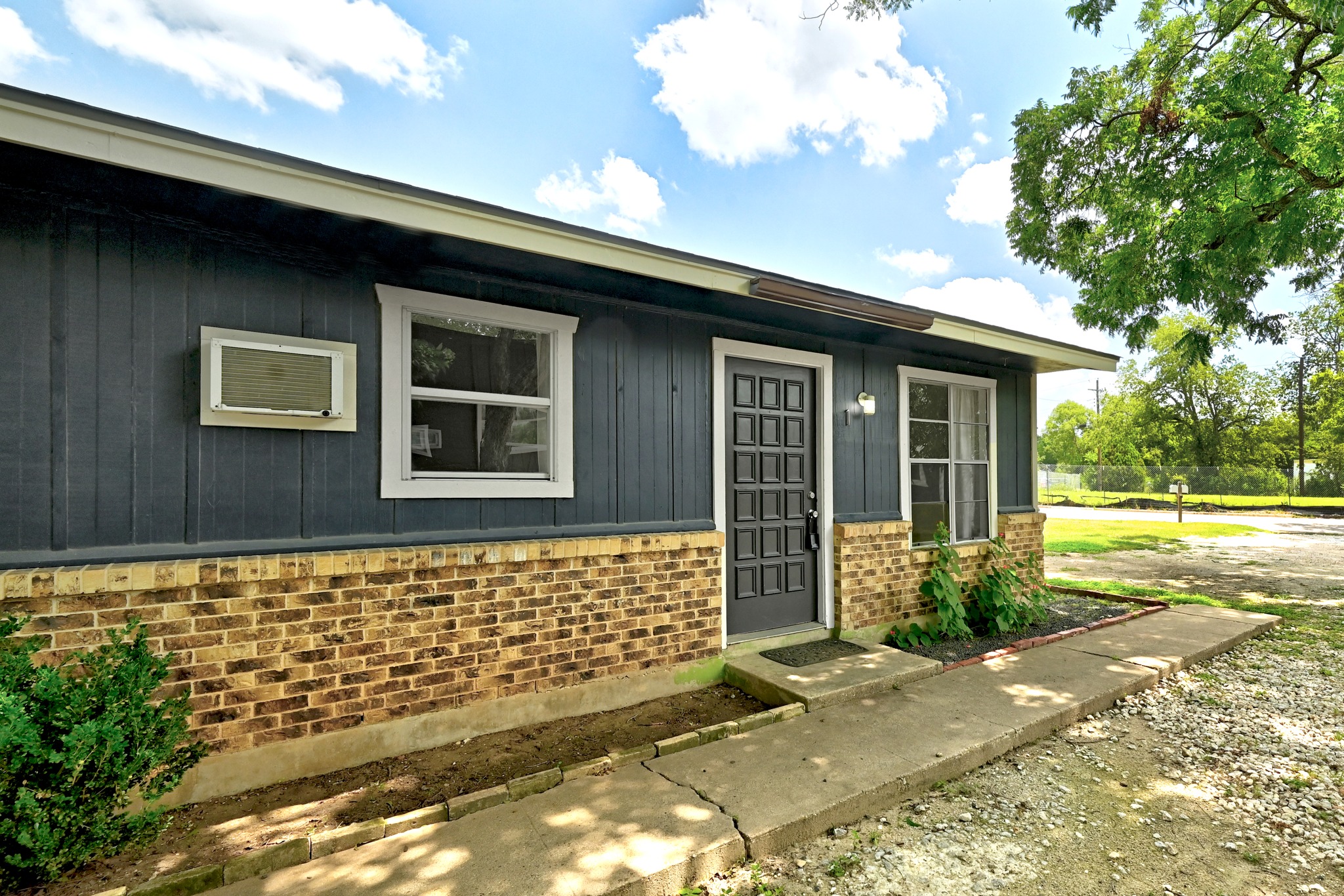3604 Abbate Circle Austin, TX 78721 - Photo 5 of 23