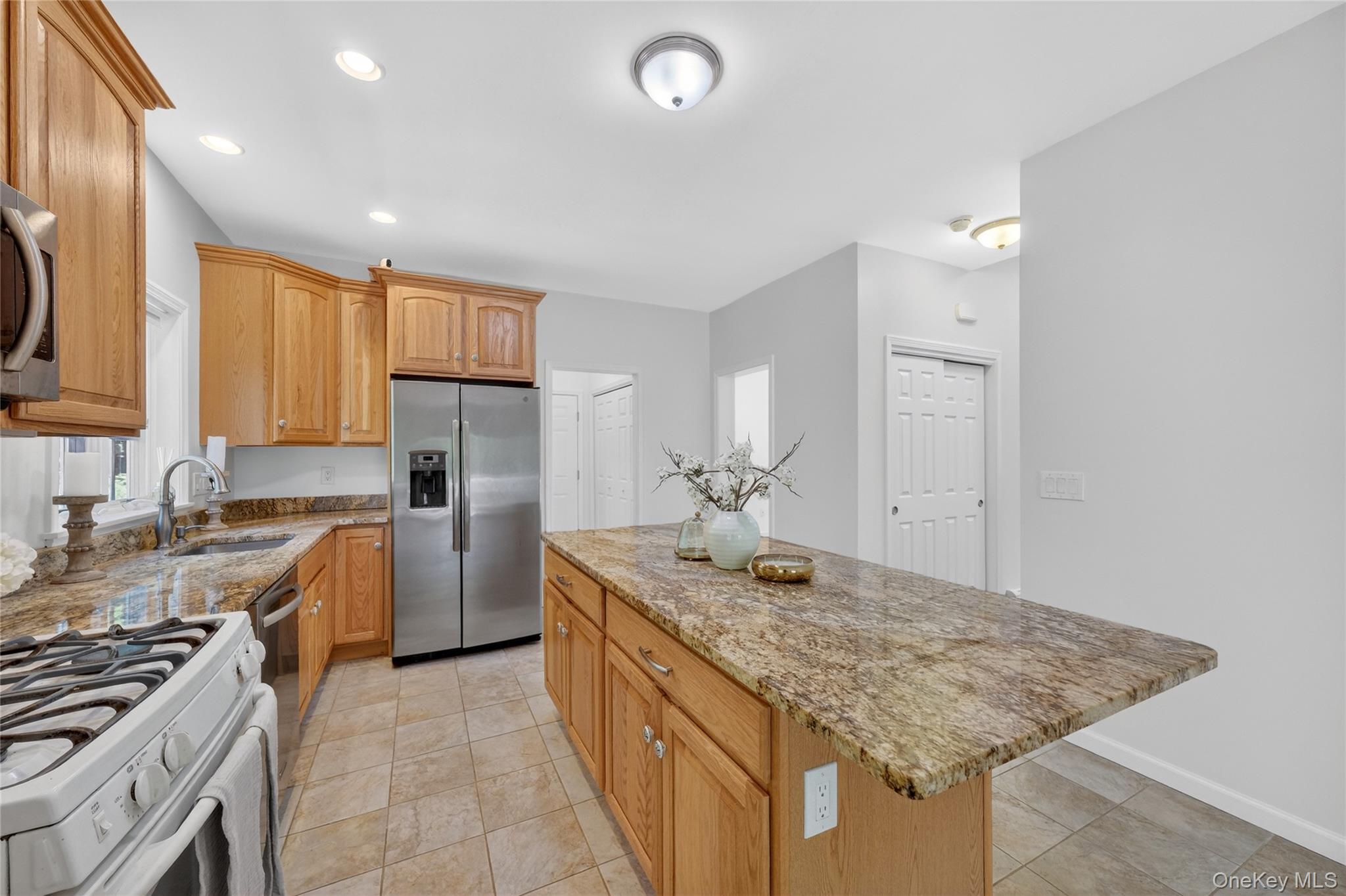 433 Barrett Hill Road Mahopac, NY 10541 - Photo 12 of 38
