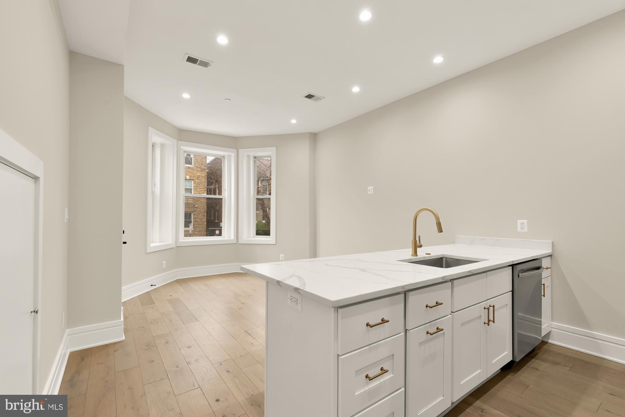 1310 Park Road Northwest Washington, DC 20010 - Photo 6 of 20