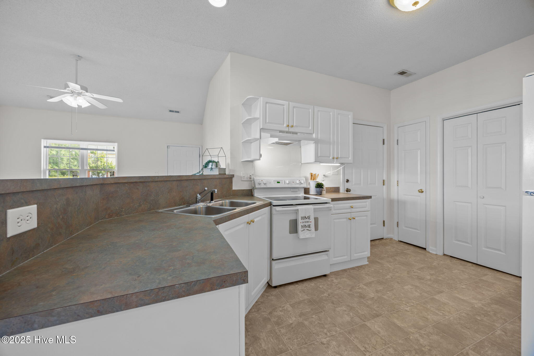 281 Lake Road Greenville, NC 27834 - Photo 14 of 48 28-web-or-mls-IMG_8617