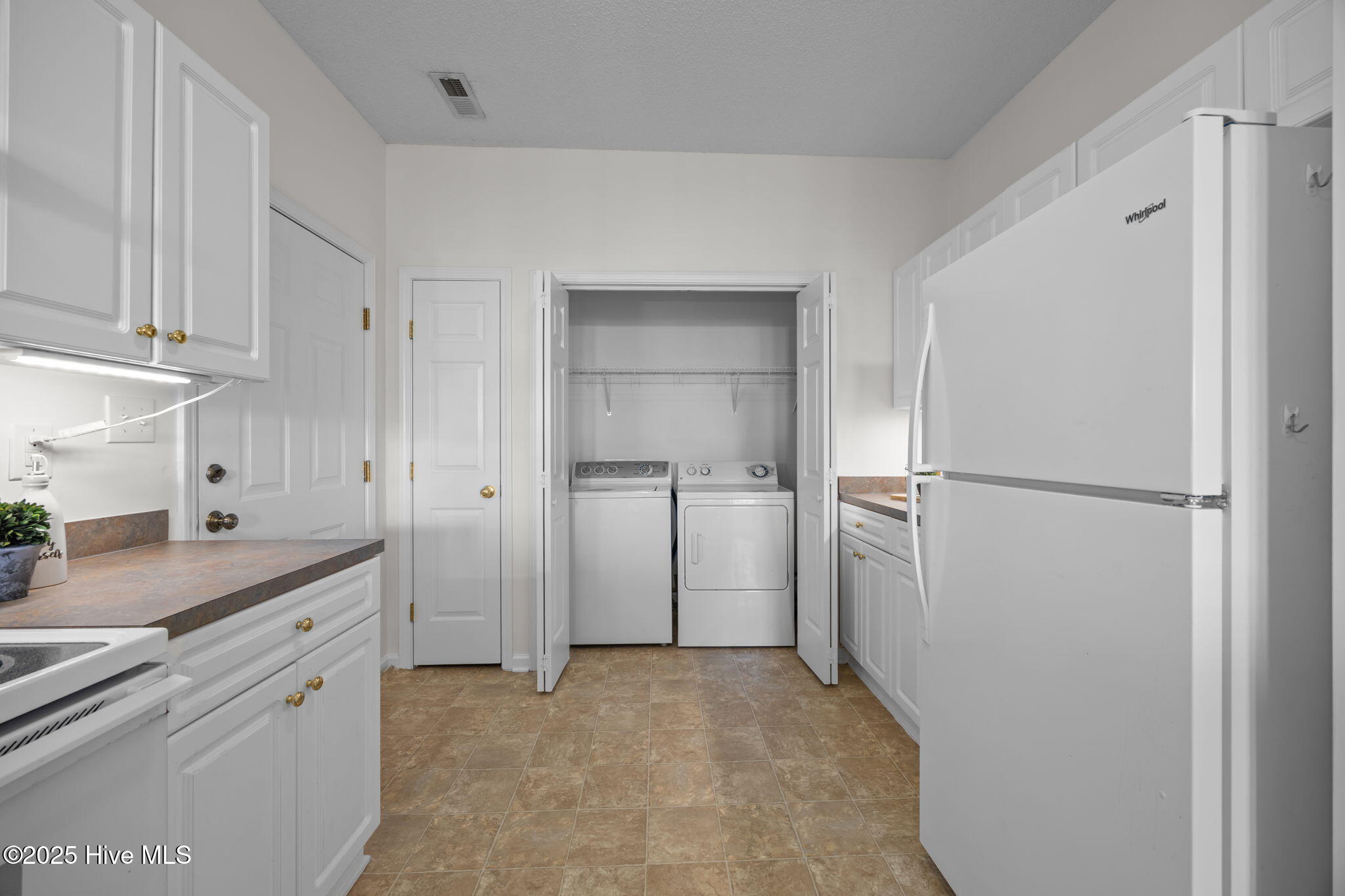 281 Lake Road Greenville, NC 27834 - Photo 17 of 48 31-web-or-mls-IMG_8626