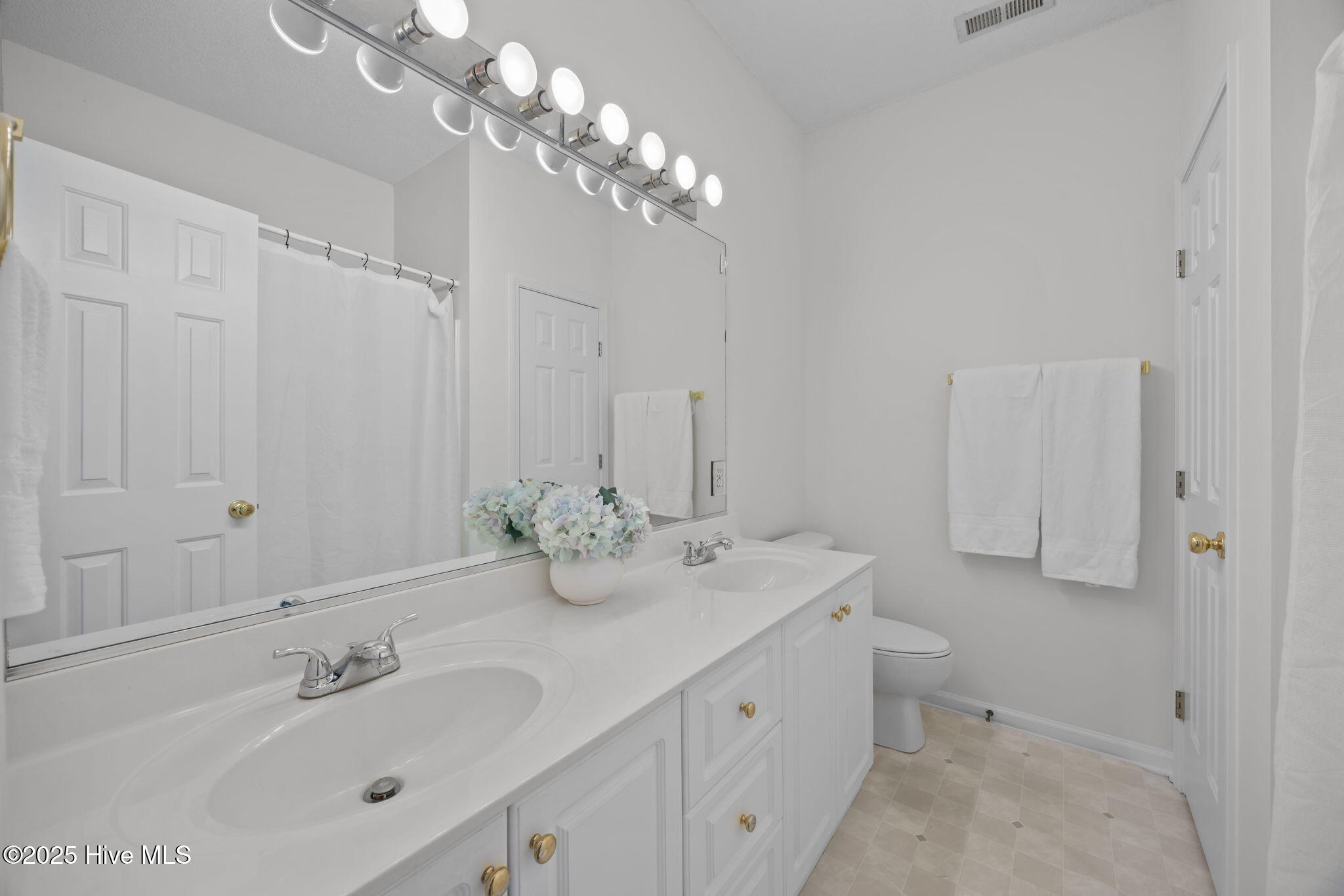 281 Lake Road Greenville, NC 27834 - Photo 21 of 48 37-web-or-mls-IMG_8647