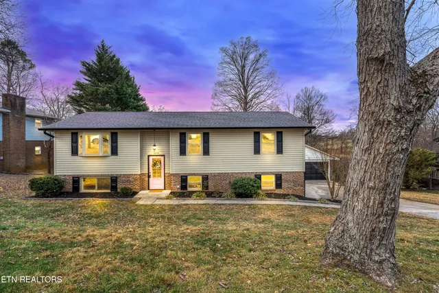 $459,900 | 2323 Mark Lane, Maryville, TN 37803