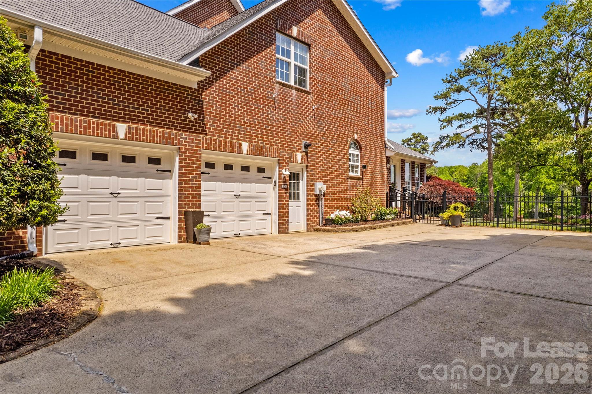 806 Pine Forest Road Charlotte, NC 28214 - Photo 2 of 34