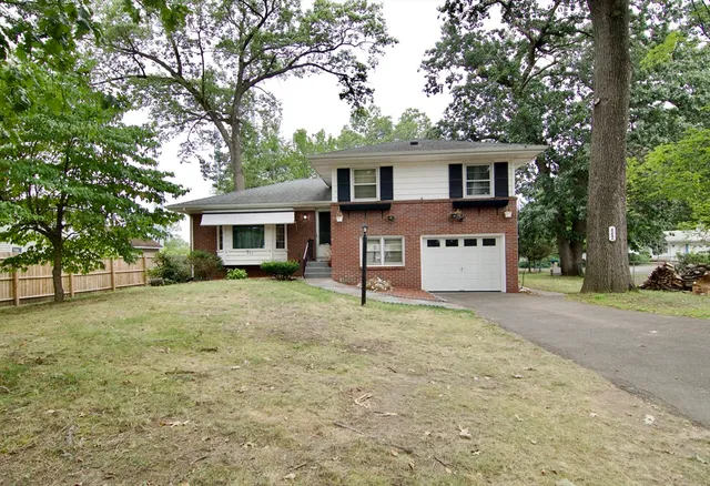 $359,900 | 442 Prospect Street, Chicopee, MA 01020