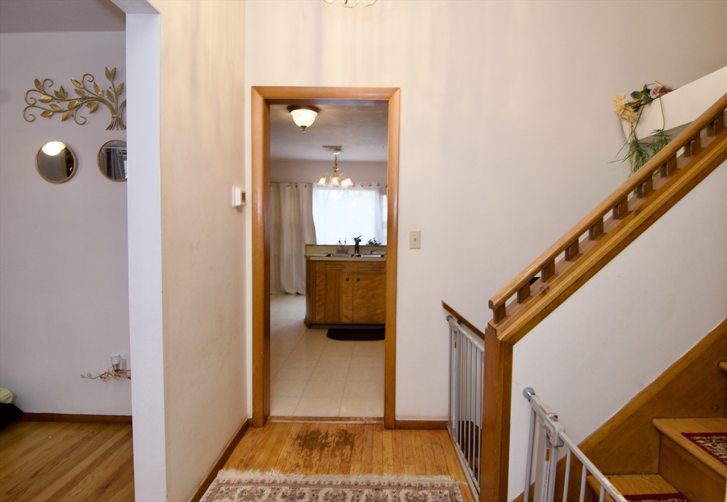 442 Prospect Street Chicopee, MA 01020 - Photo 19 of 41