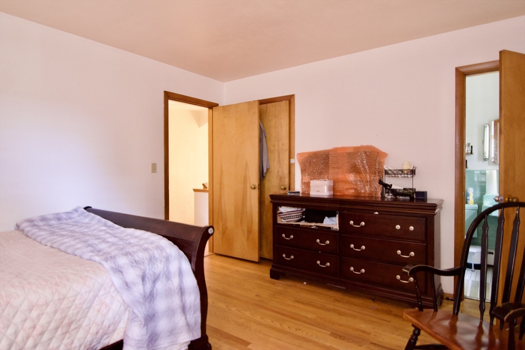 442 Prospect Street Chicopee, MA 01020 - Photo 24 of 41