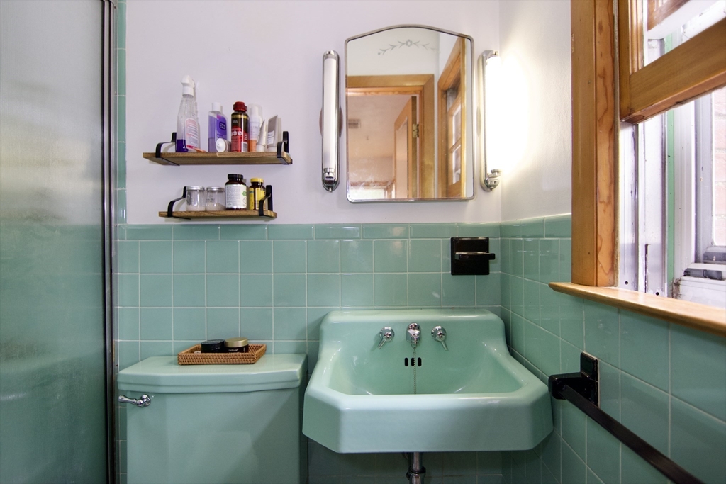 442 Prospect Street Chicopee, MA 01020 - Photo 27 of 41