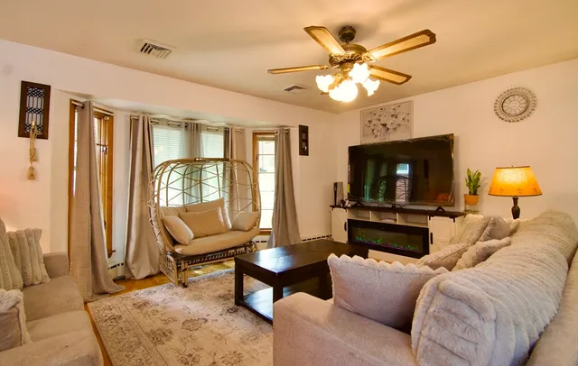 $359,900 | 442 Prospect Street, Chicopee, MA 01020