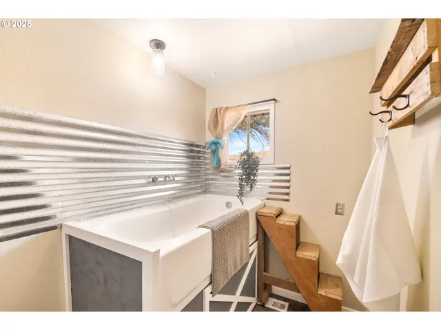 $799,000 | 73002 Gordon Rdg Road, Wasco, OR 97065