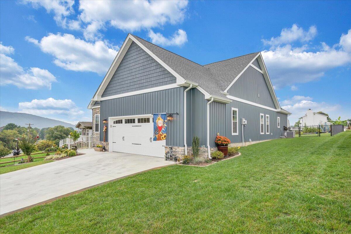 1800 West Ruritan Road Roanoke, VA 24012 - Photo 33 of 37 33-MIB00413