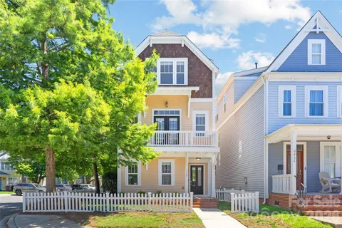 $595,000 | 540 Dubois Court, Charlotte, NC 28208