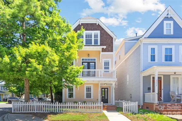 $595,000 | 540 Dubois Court, Charlotte, NC 28208