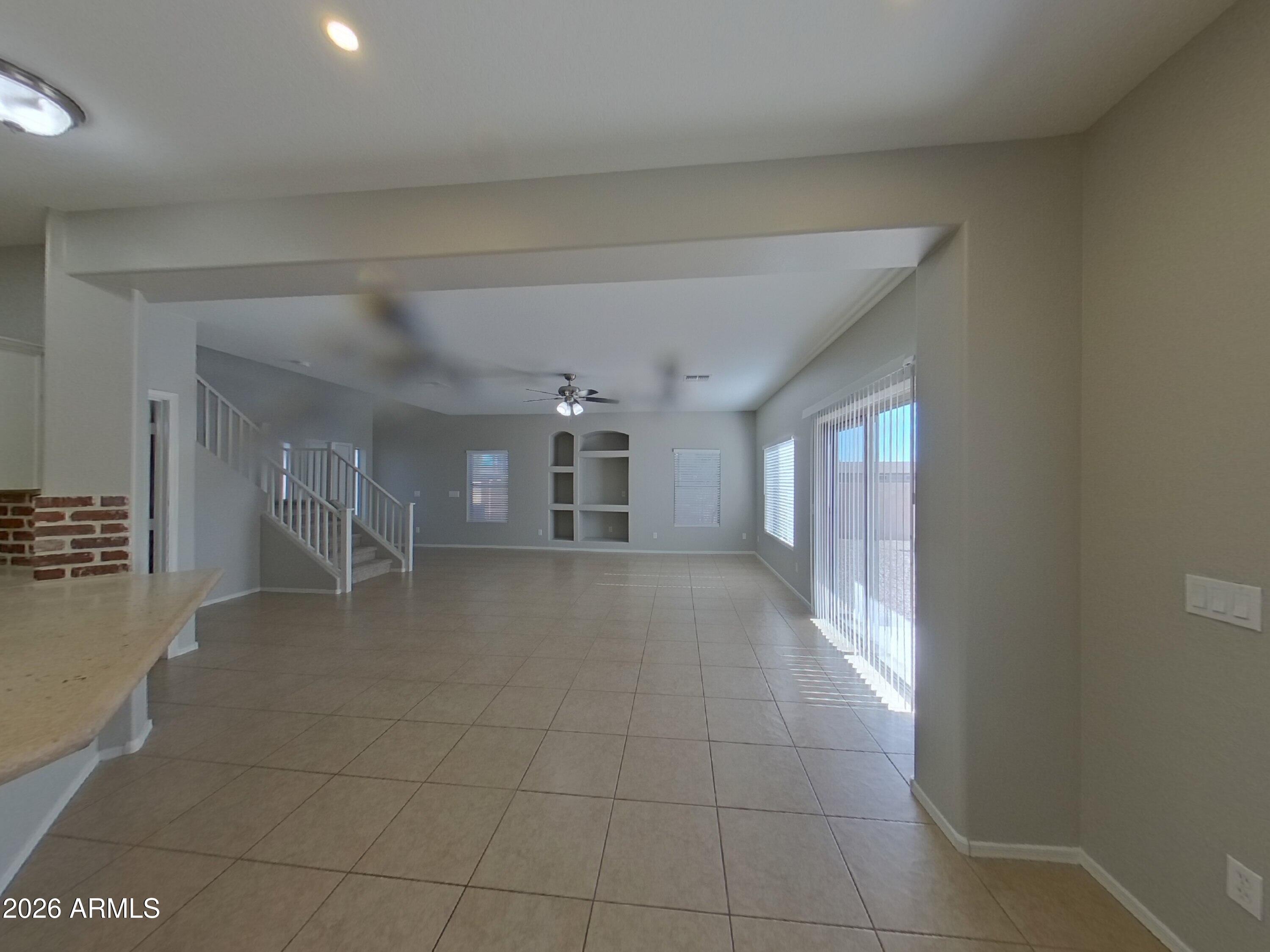 44995 Portabello Road Maricopa, AZ 85139 - Photo 4 of 17 3_pc_9LybB7qOnE_PB0yretLD4_layout_0