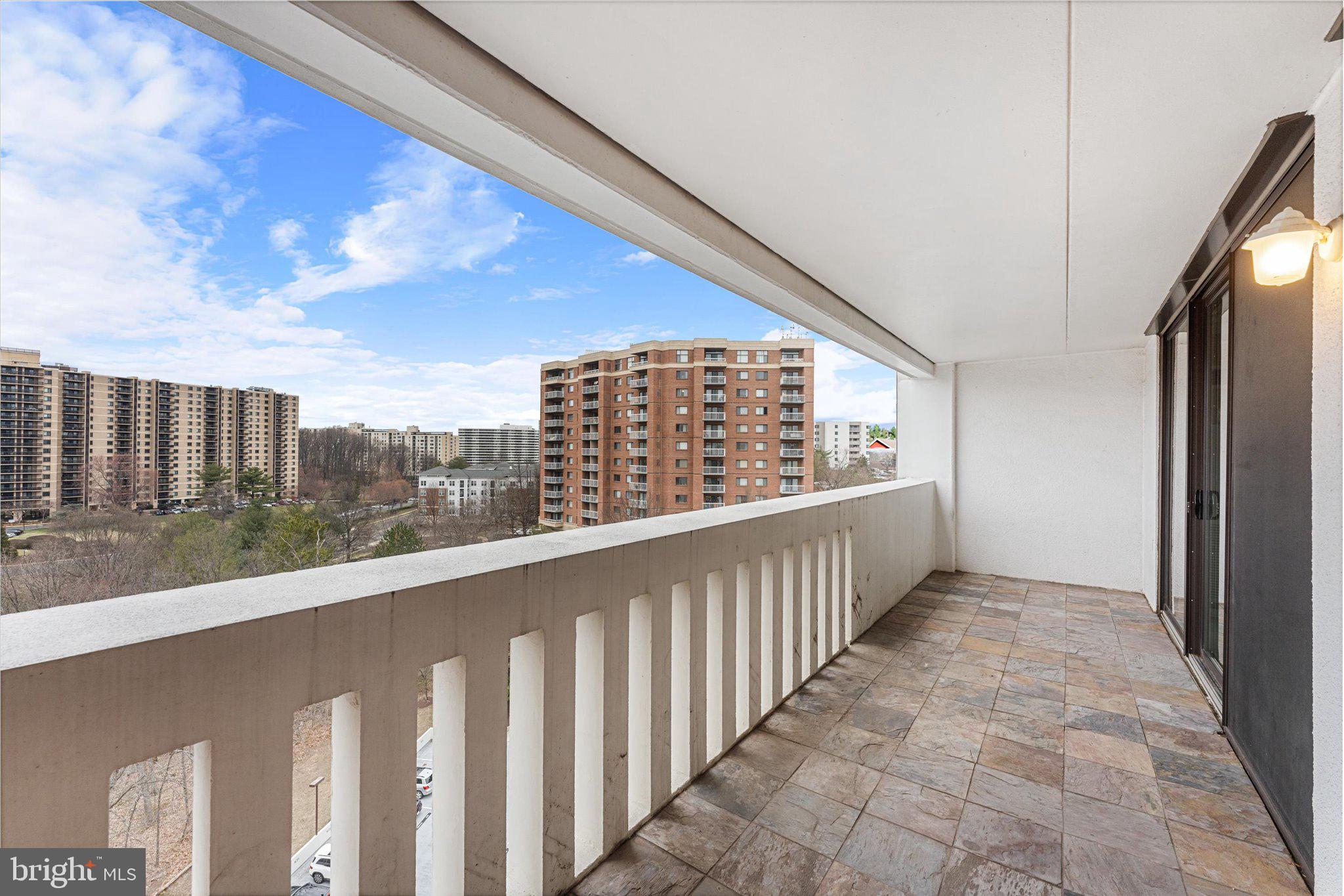 6101 Edsall Road, Unit 1402 Alexandria, VA 22304 - Photo 23 of 37 a view of balcony with city view