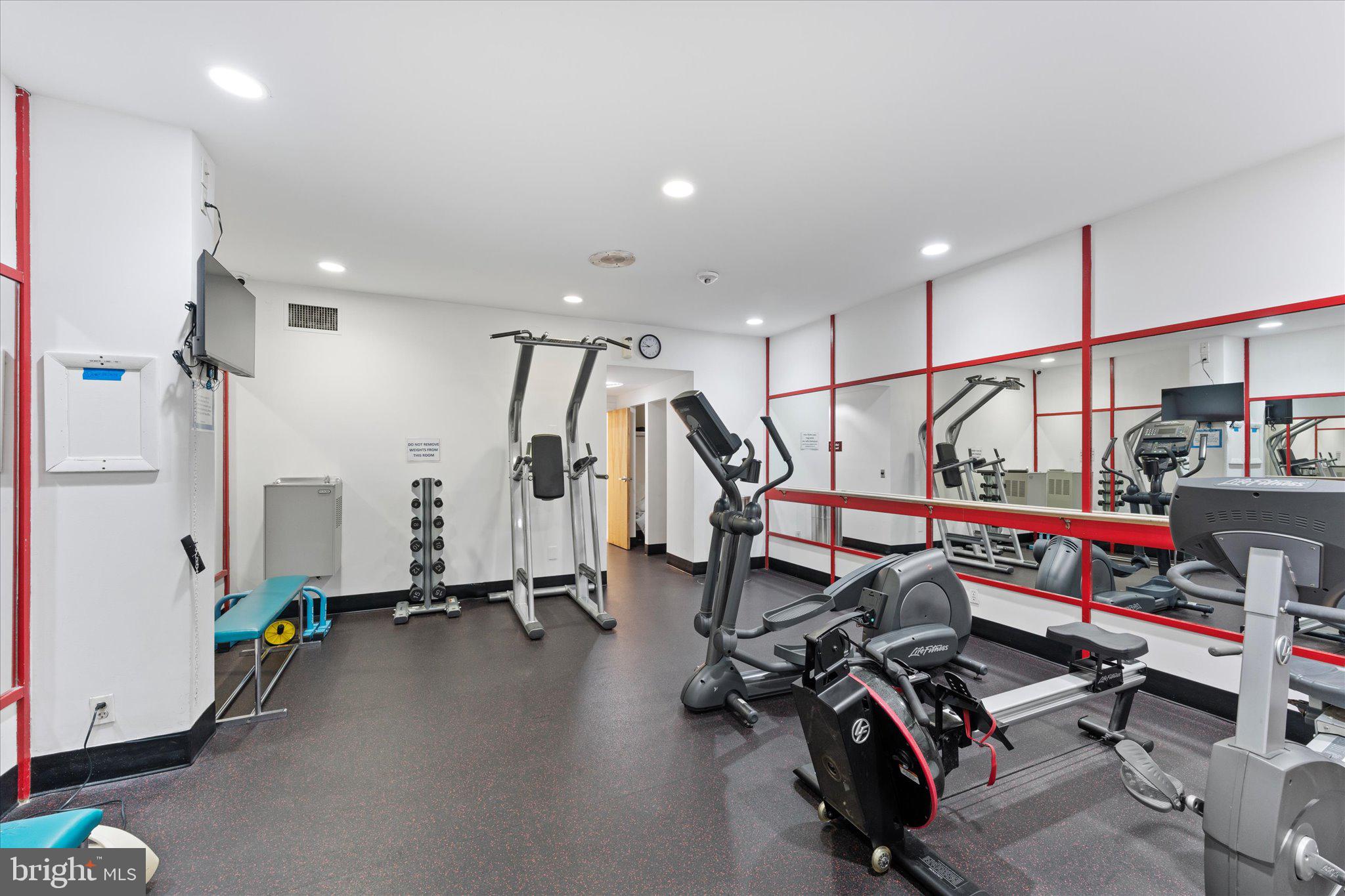 6101 Edsall Road, Unit 1402 Alexandria, VA 22304 - Photo 32 of 37 a view of a room with gym equipment