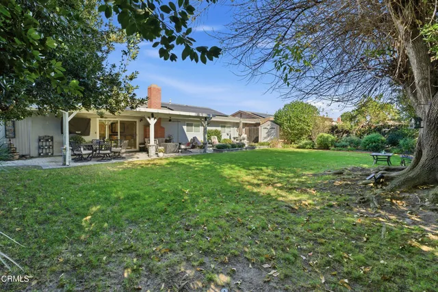 a picture of a city view