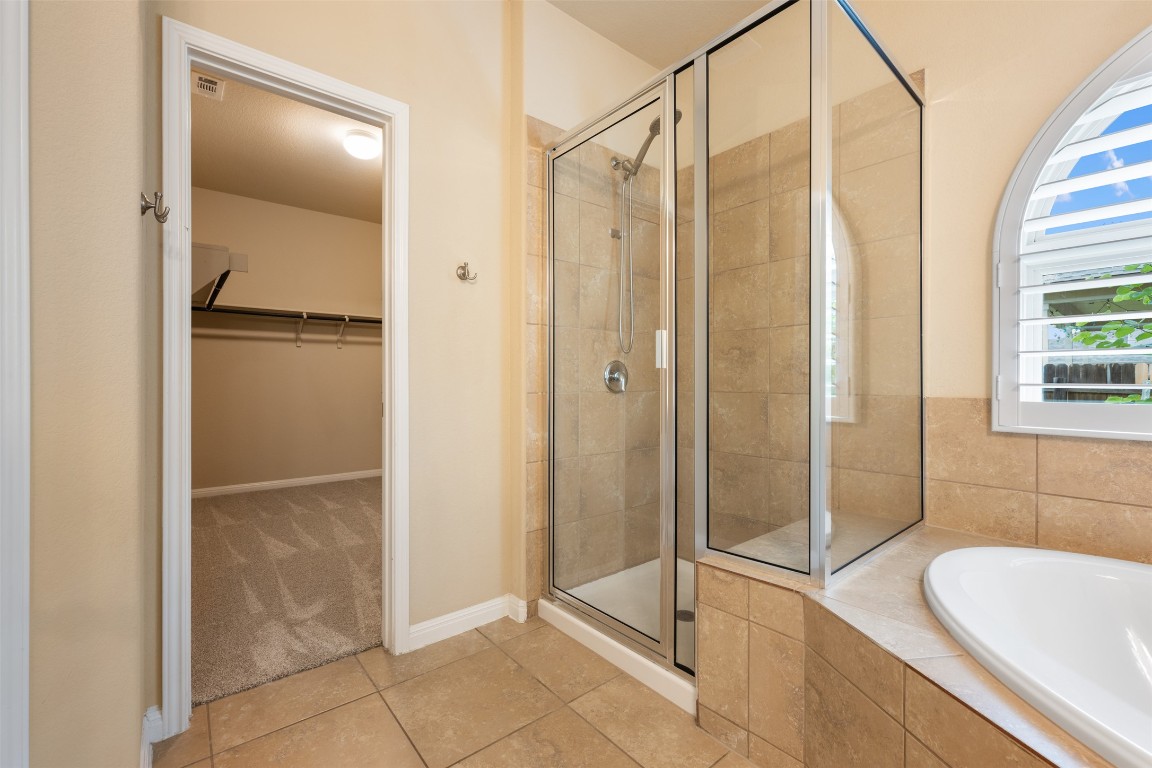 533 Flag Lane Leander, TX 78641 - Photo 16 of 40 Walk-in closet