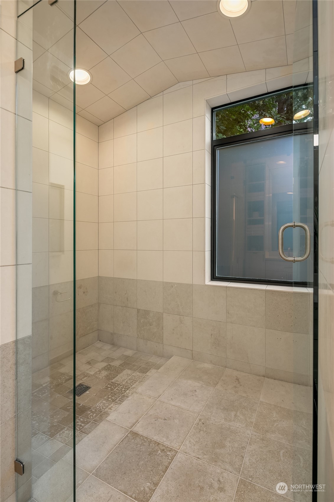3240 Evergreen Point Road Medina, WA 98039 - Photo 23 of 40 a bathroom with a shower
