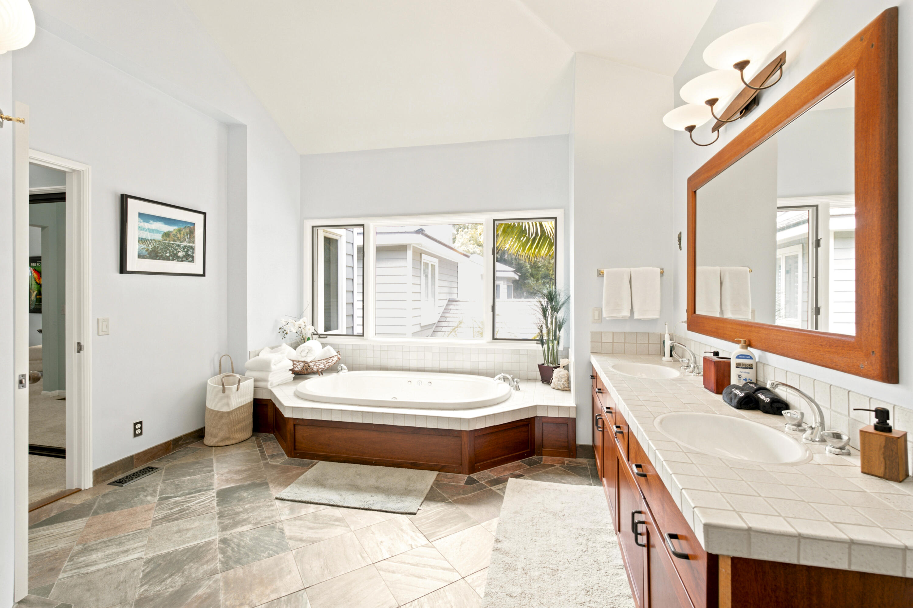 4 Rincon Point Lane Carpinteria, CA 93013 - Photo 26 of 31 Primary Bathroom