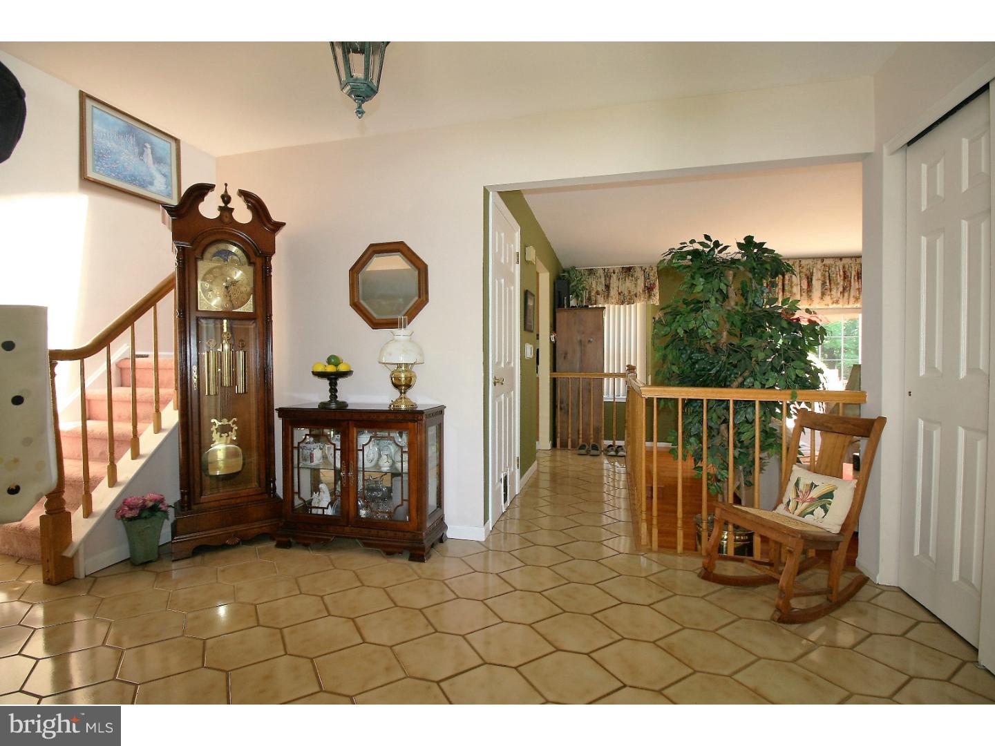 8 Rider Place West Windsor, NJ 08550 - Photo 2 of 17 Gallery Image 2
