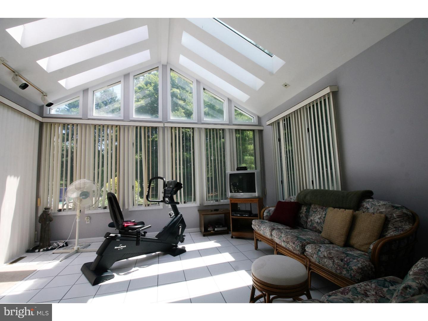 8 Rider Place West Windsor, NJ 08550 - Photo 5 of 17 Gallery Image 5