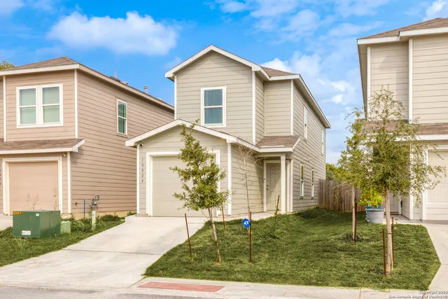 $1,425 | 10824 Presa Way, San Antonio, TX 78223