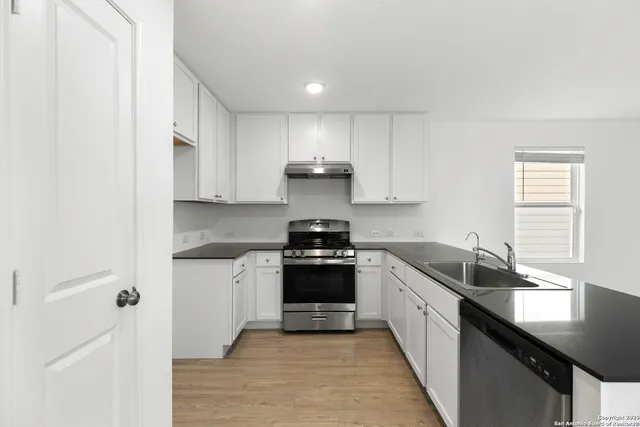 $1,425 | 10824 Presa Way, San Antonio, TX 78223