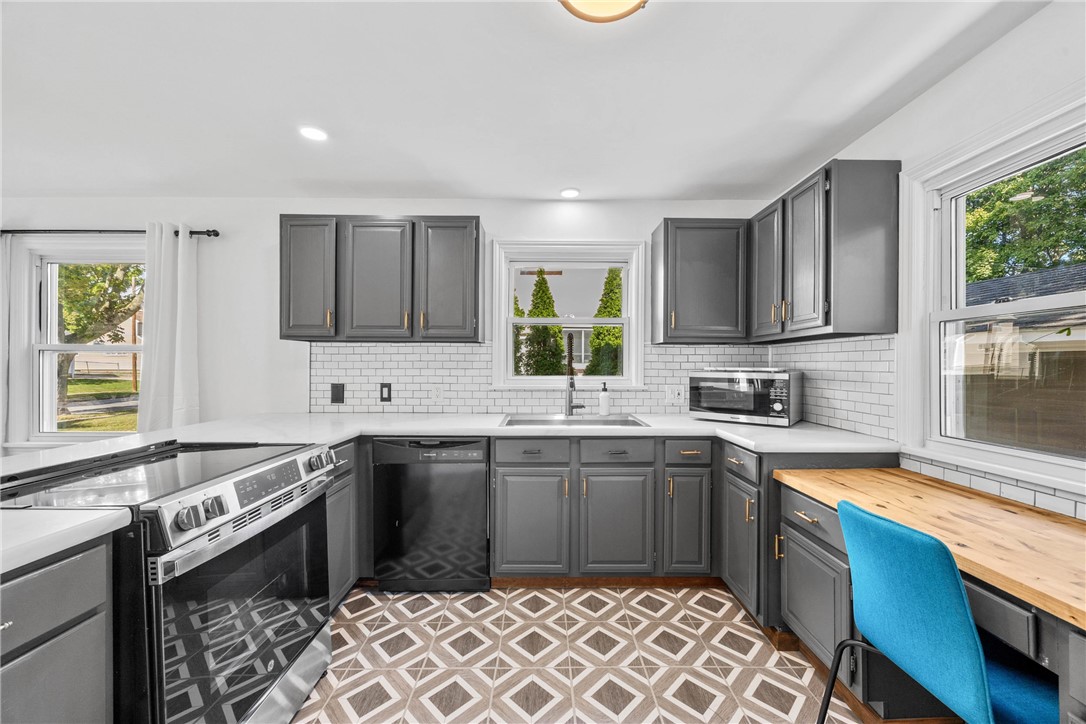 192 Laney Road Rochester, NY 14620 - Photo 15 of 43