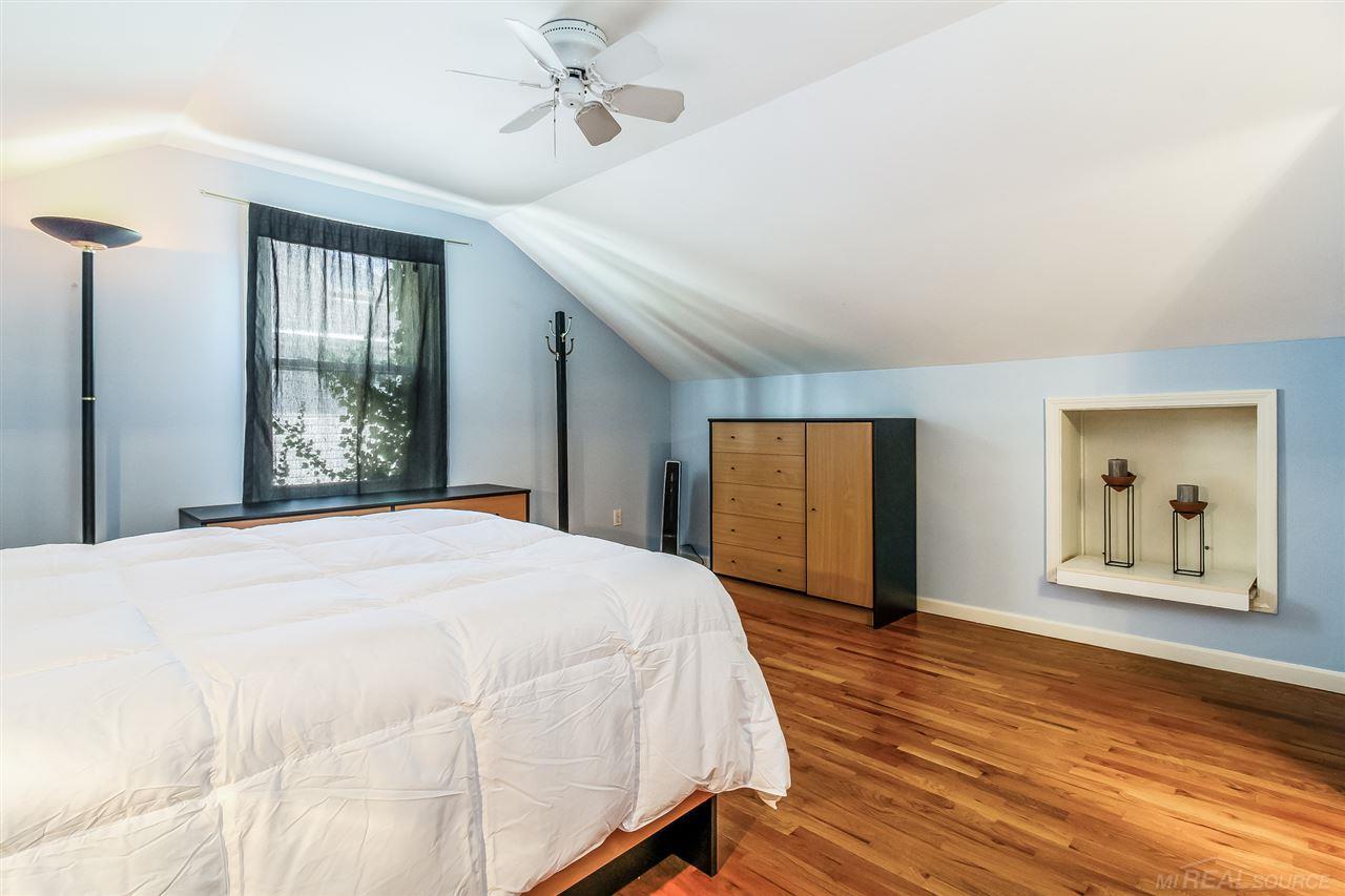 1552 Roslyn Road Grosse Pointe, MI 48236 - Photo 15 of 37 31353811-14.JPG