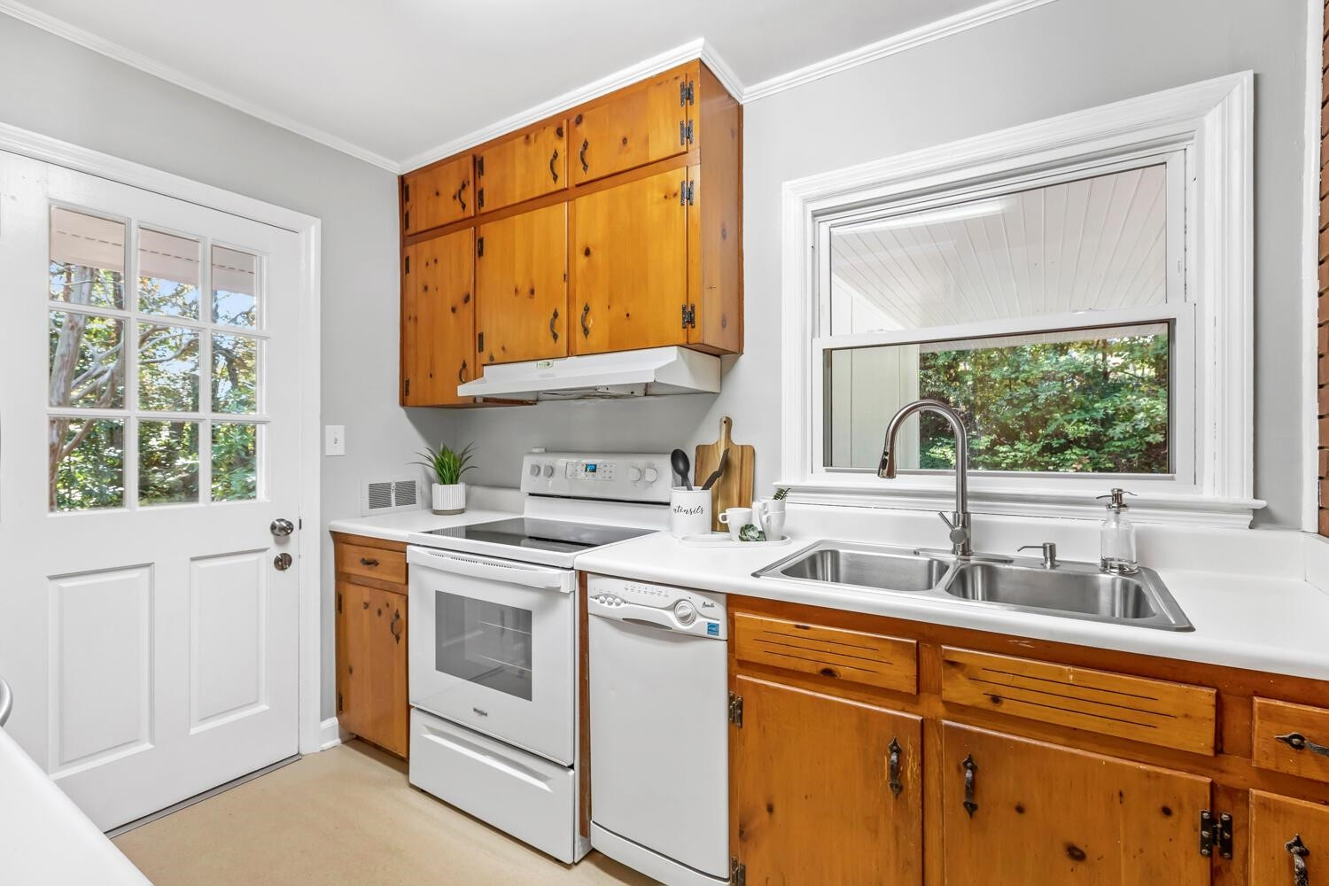 3321 Octavia Street Raleigh, NC 27606 - Photo 12 of 46 Photo 12