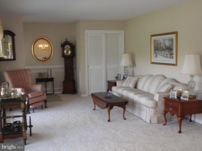3334 Halter Road Westminster, MD 21158 - Photo 14 of 30 Living Room
