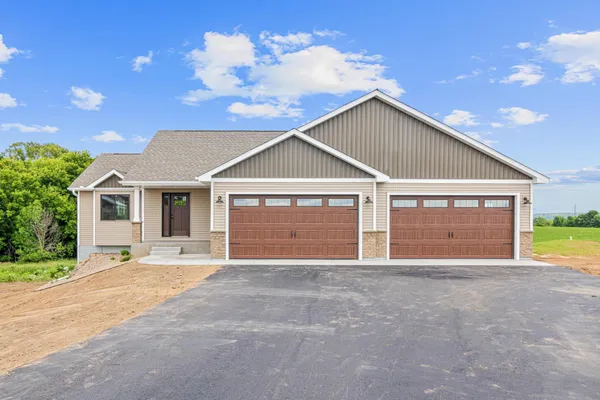 $685,000 | 363 Candy Ln River Falls, River Falls, WI 54022