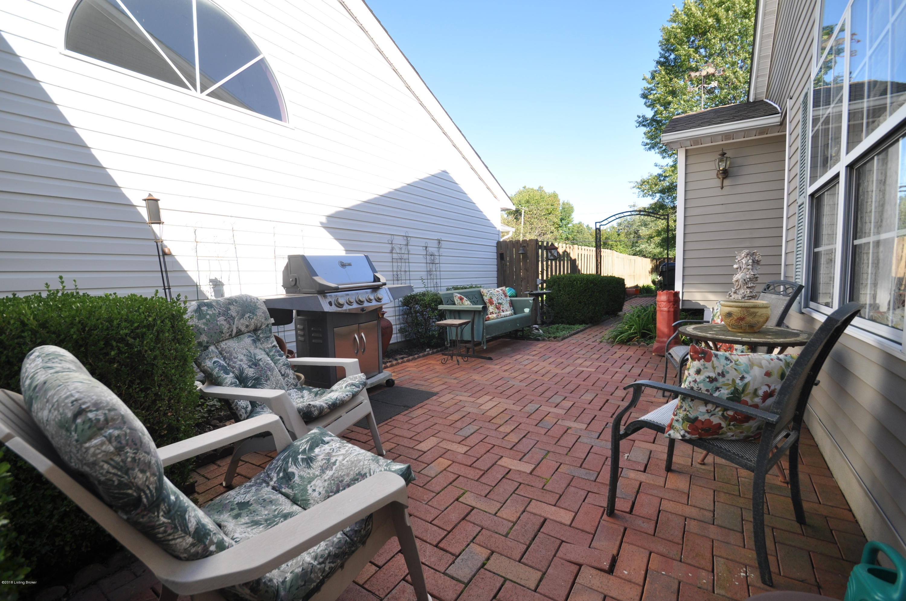 2511 Hampton Ridge Boulevard Louisville, KY 40220 - Photo 35 of 44 DSC_0311