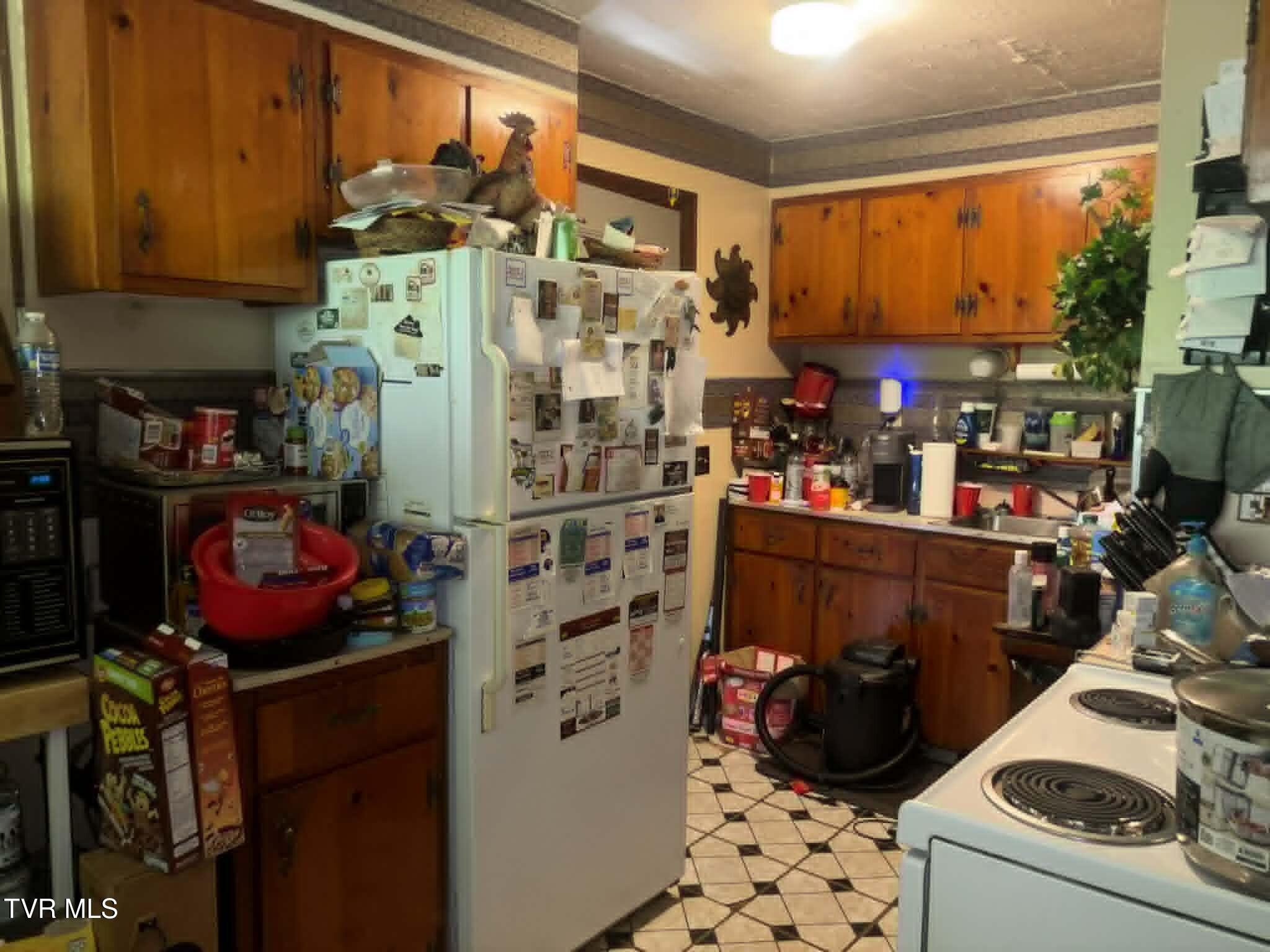 227 Fir Street Appalachia, VA 24216 - Photo 9 of 12 Kitchen dining combo