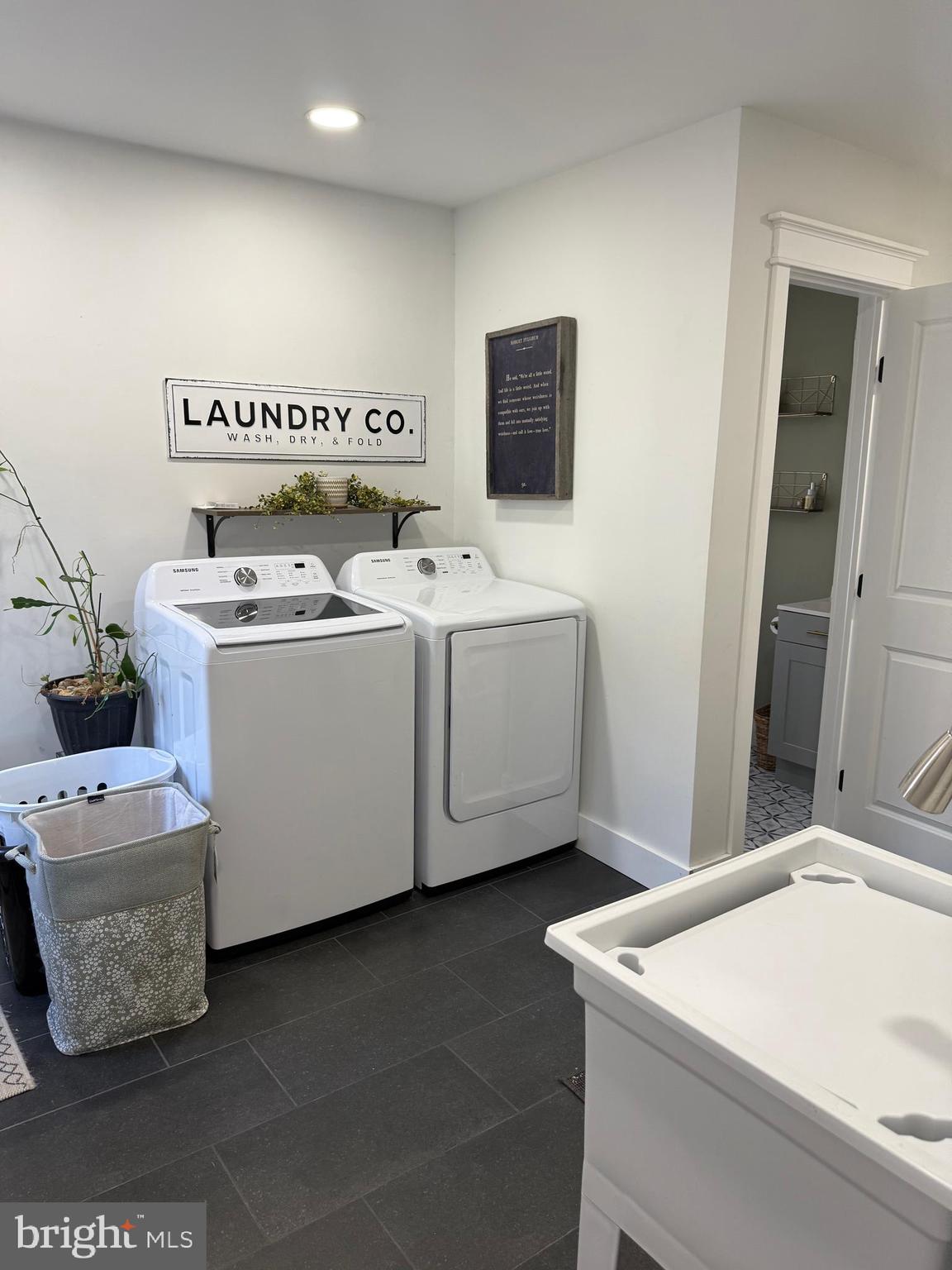 46 Zimmerman Road Tabernacle, NJ 08088 - Photo 18 of 20 a view of kitchen with washer and dryer